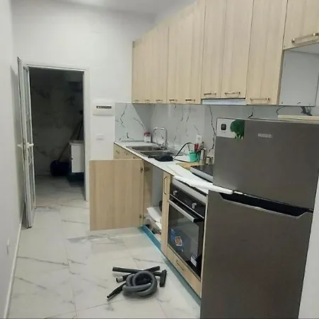Entire On The First Floor * Vlorë